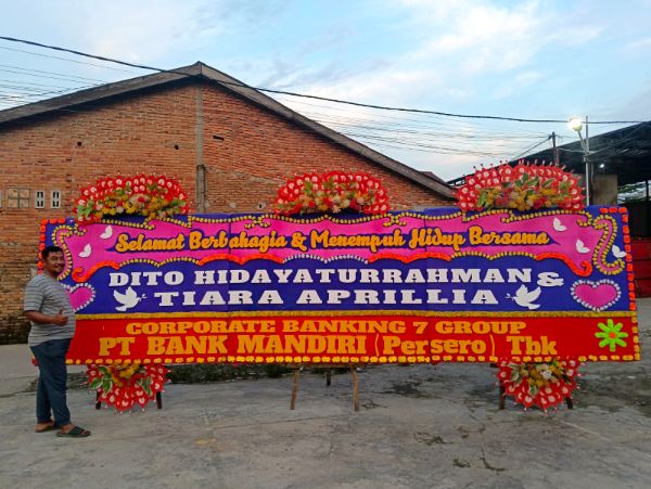 Papan bunga pernikahan Medan Premium